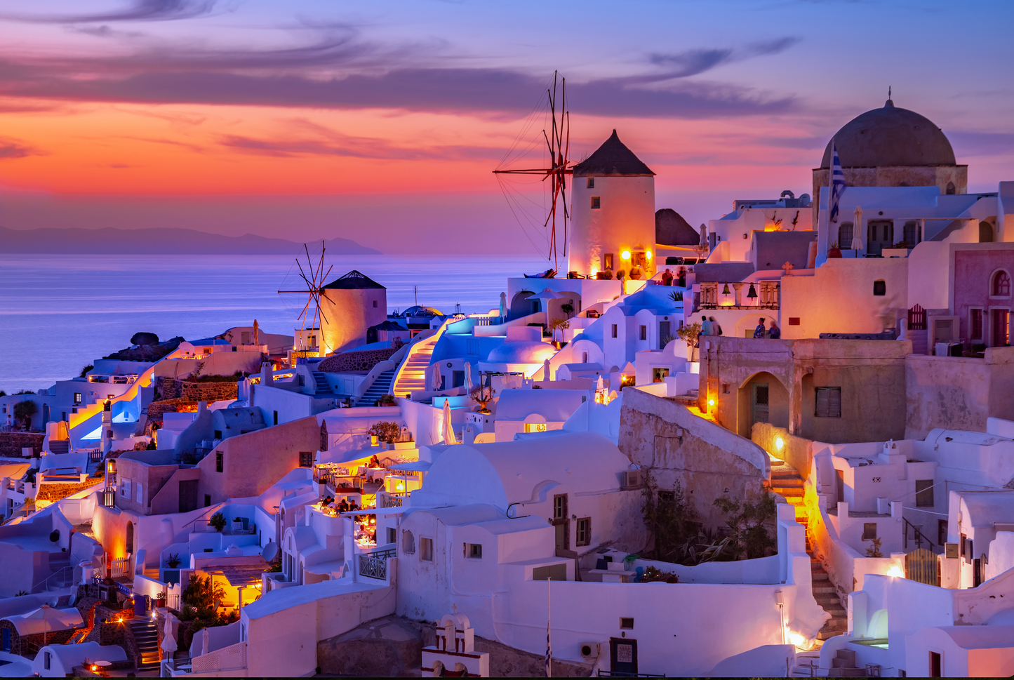Witness Santorinis sunset