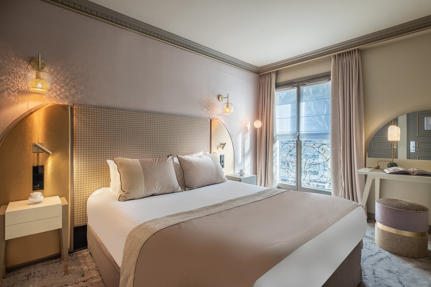 Paris and Positano Accommodation