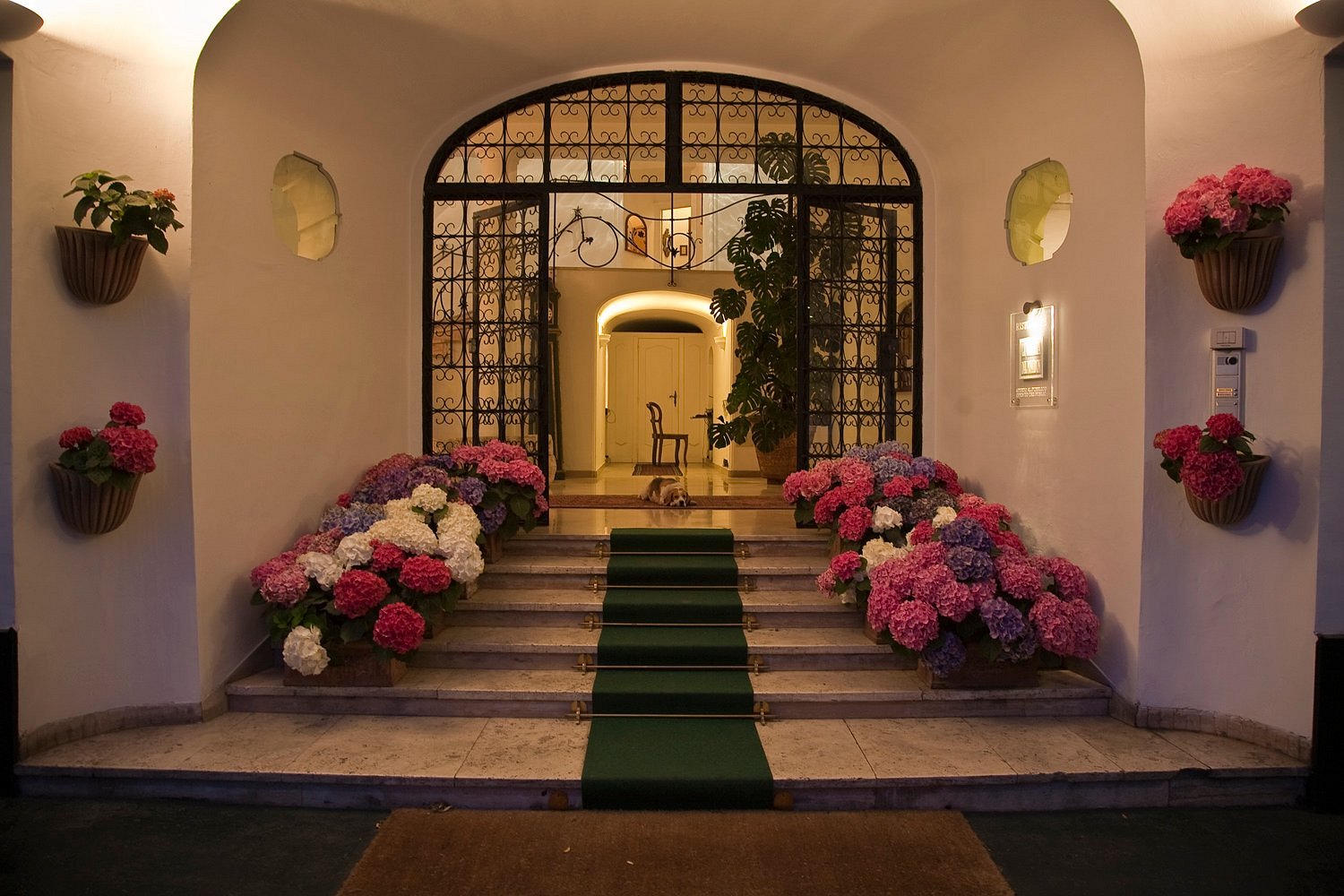 Paris and Positano Accommodation