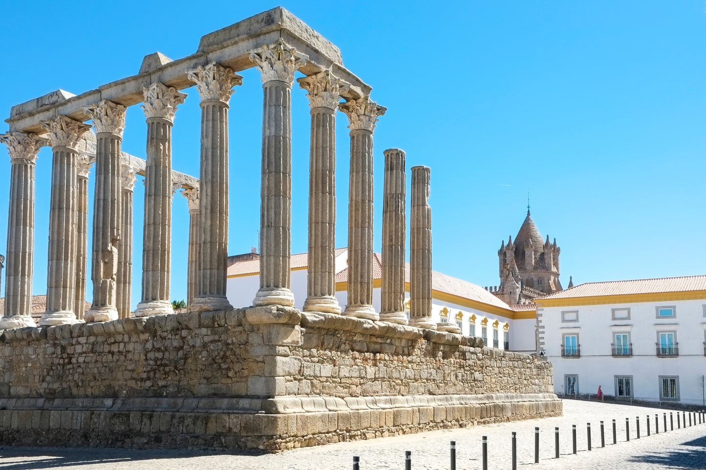 Évora