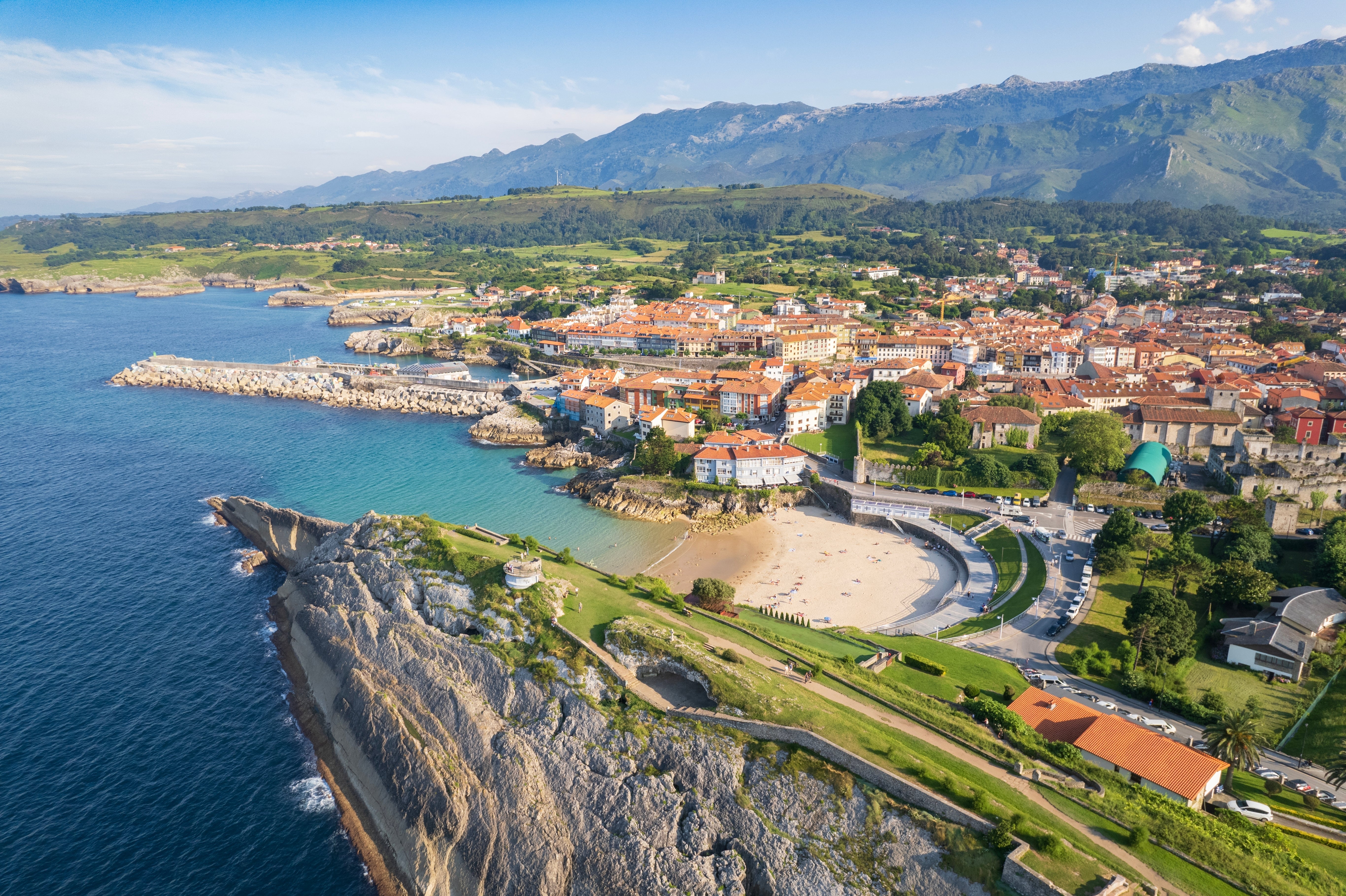 Llanes