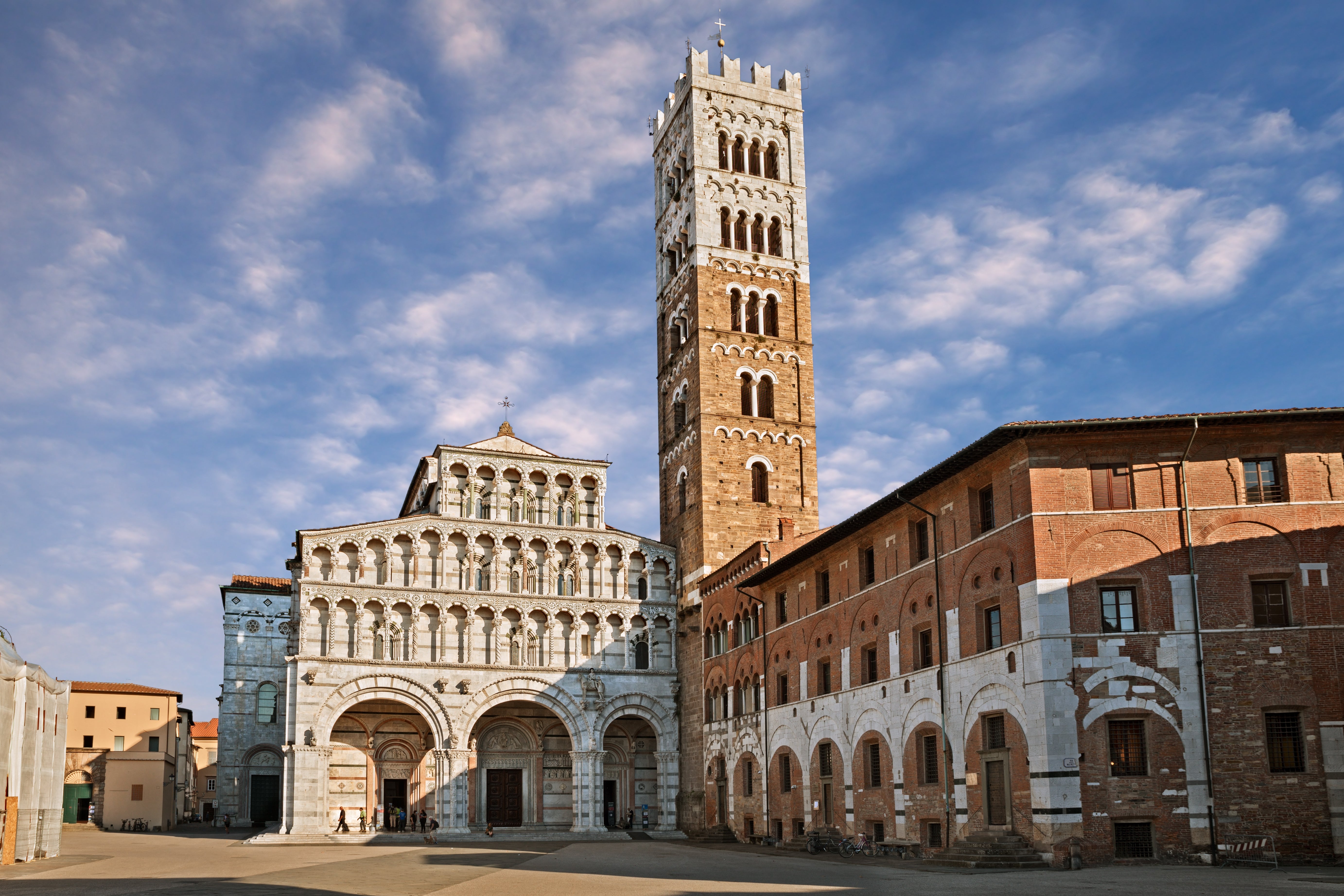 Explore Lucca- a city on the Serchio river