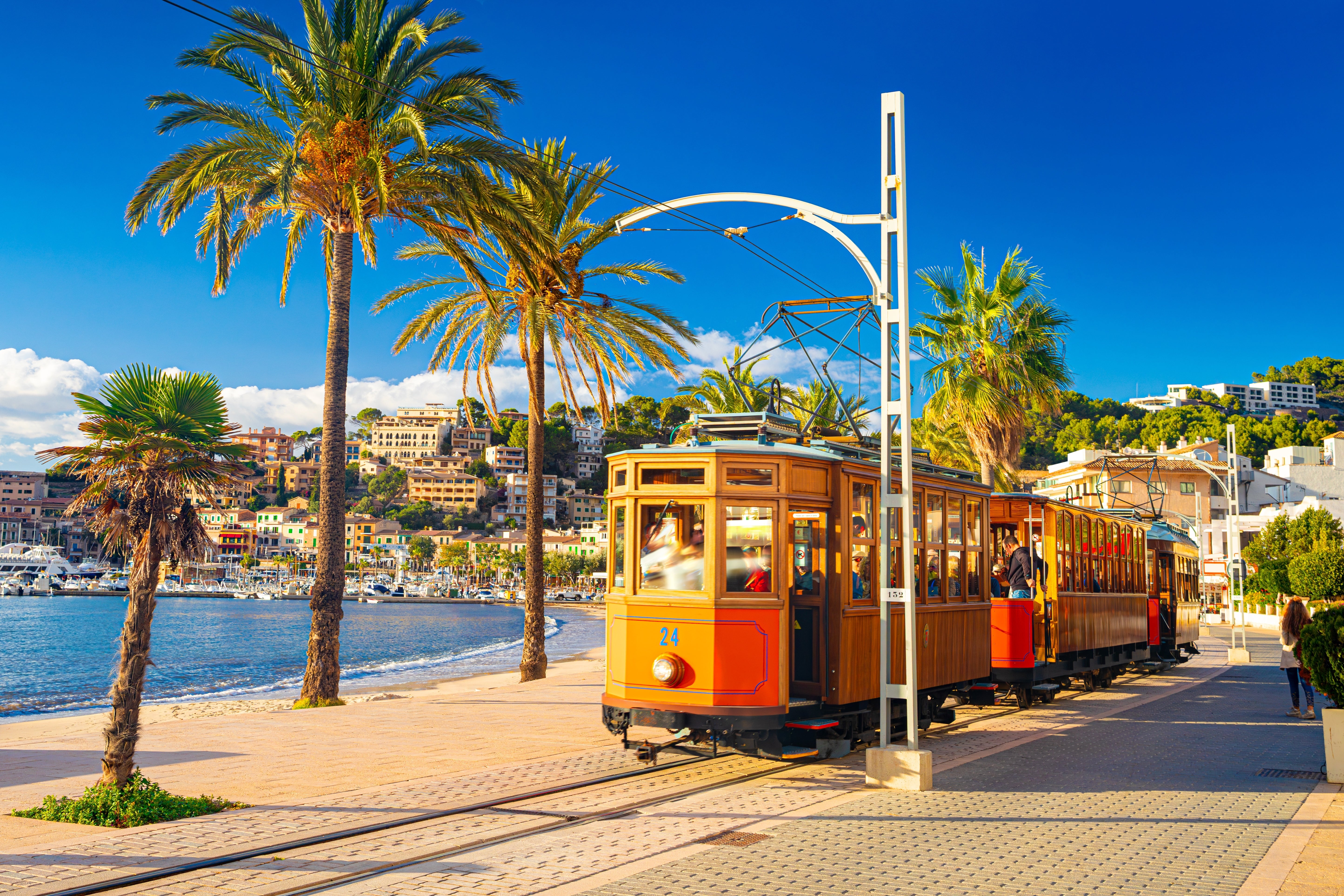 Barcelona and Palma de Mallorca Travel Tour 709