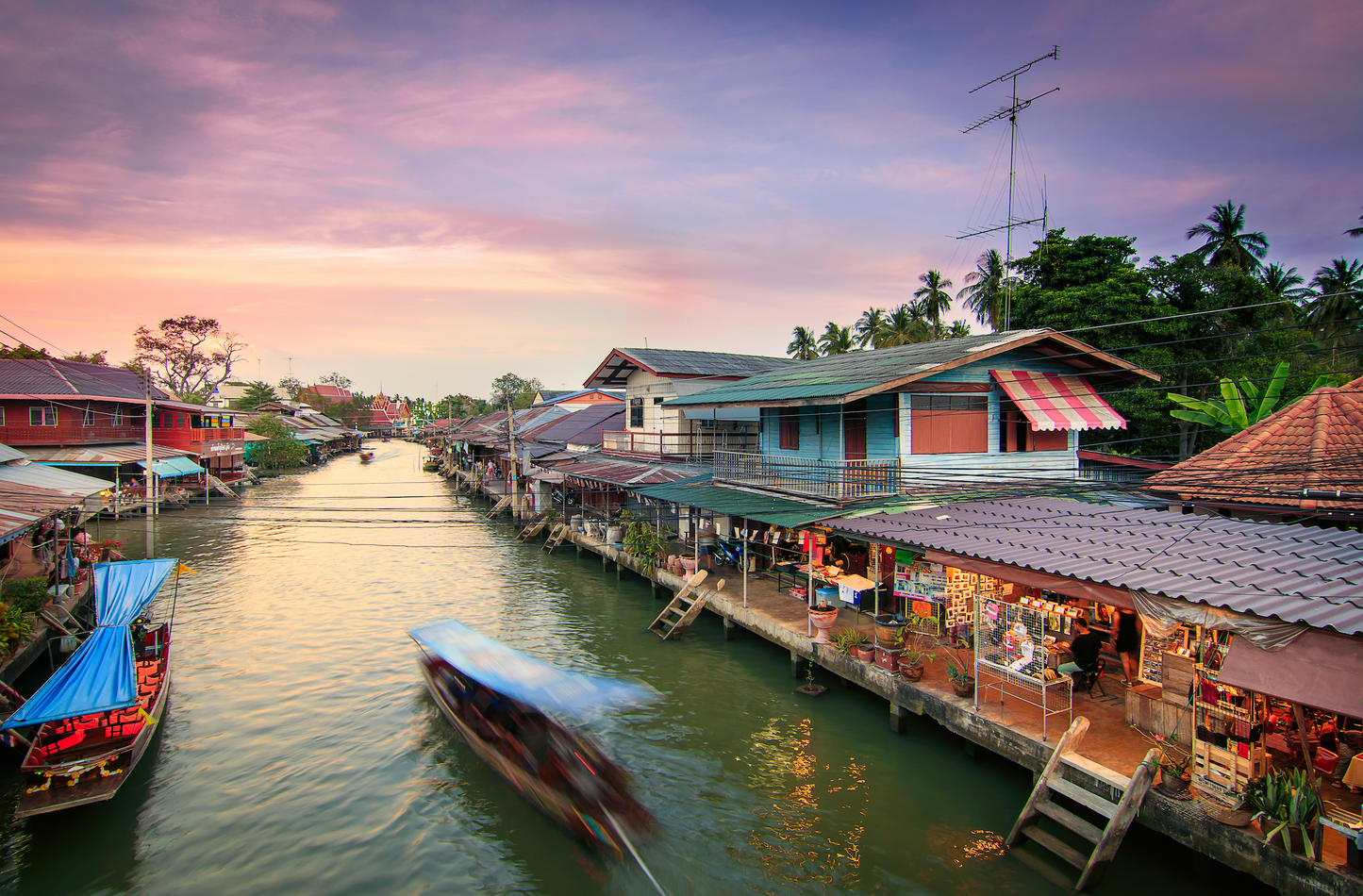 Ayutthaya Tour, Floating Market and Train Market