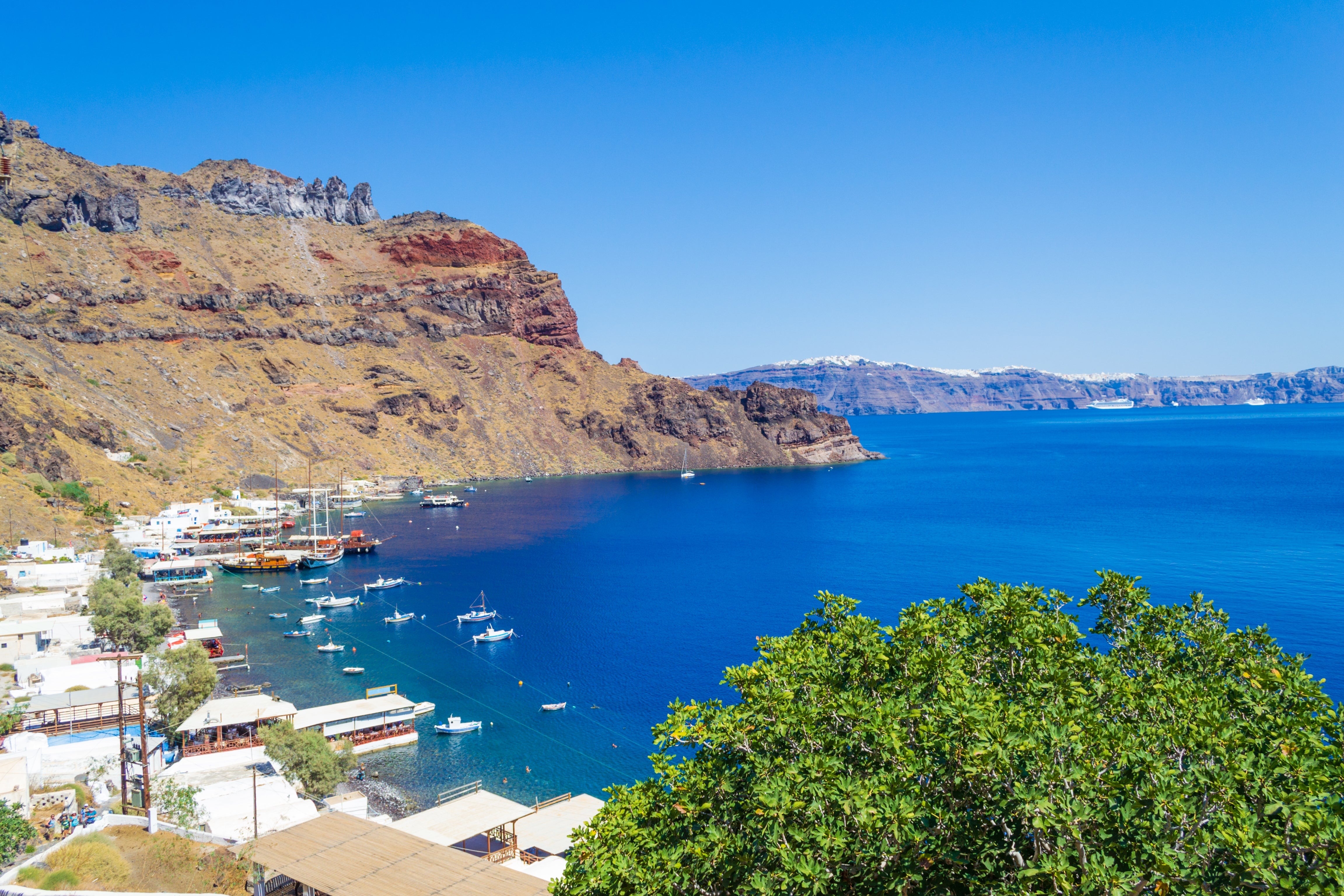 Optional Volcanic Island Sunset Dinner Cruise