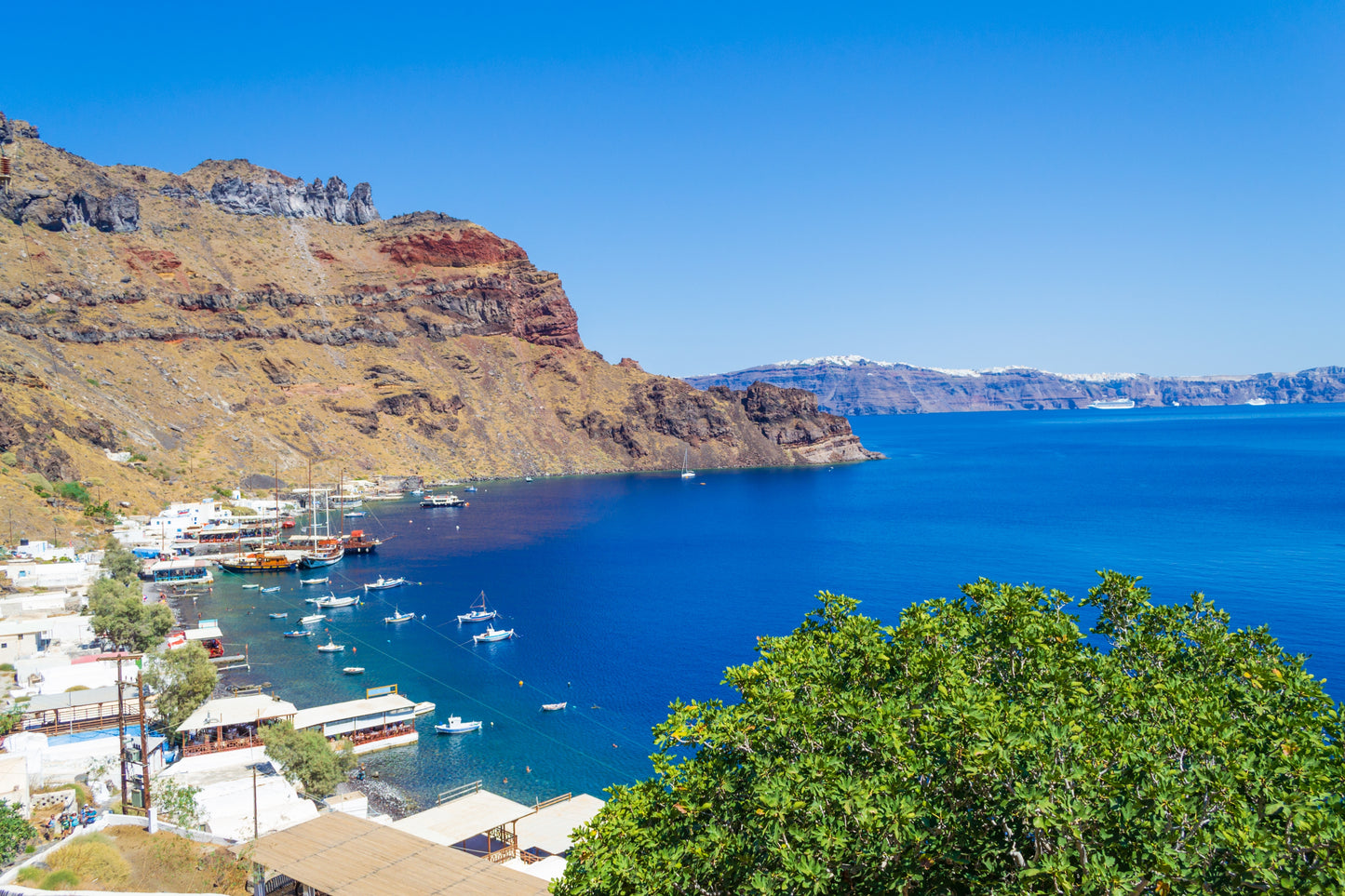 Optional Volcanic Island Sunset Dinner Cruise