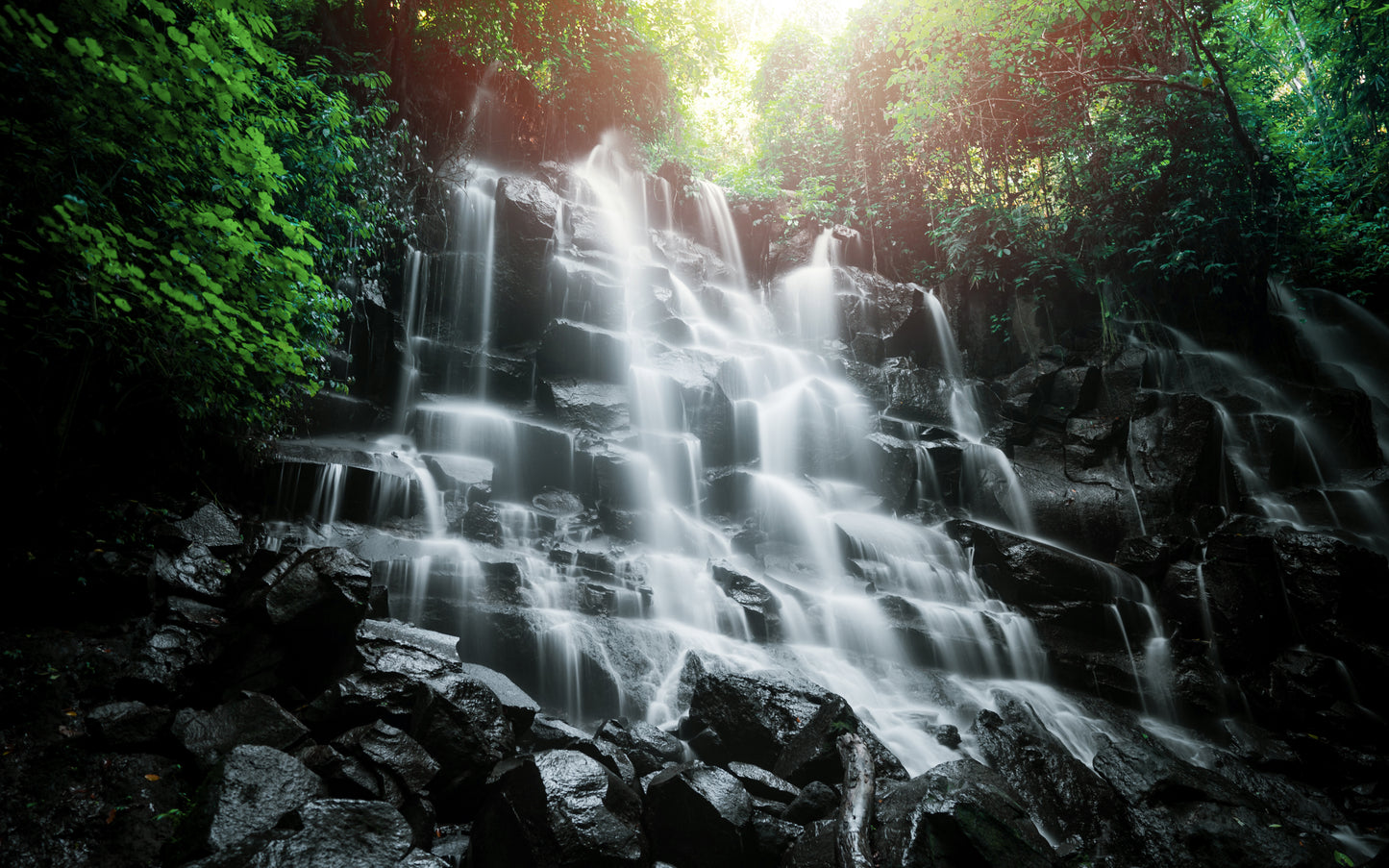 Kanto Lampo Waterfall